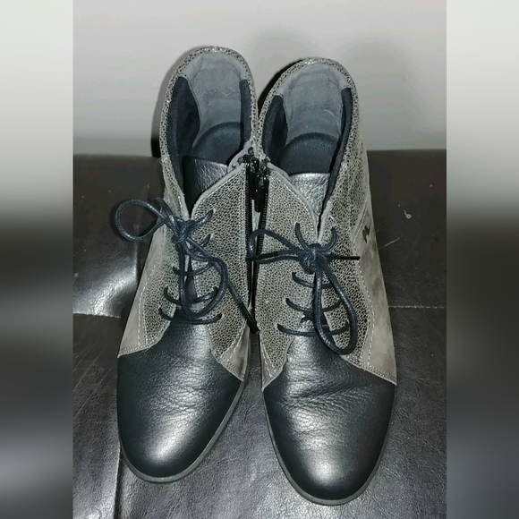 Milano Suave grey heeled booties - Picture 6 of 10